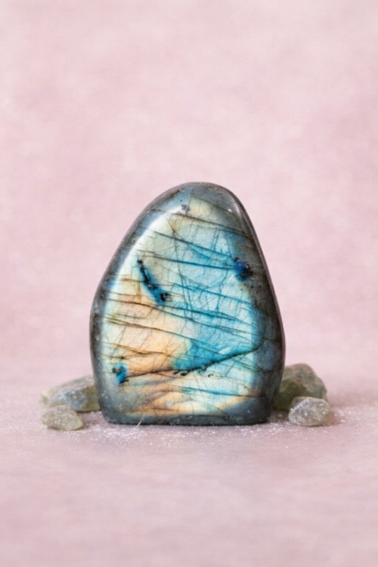 Labradoriet – de steen van magie, bescherming en intuïtie