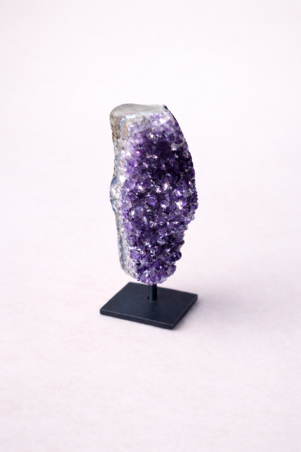 Amethist op standaard