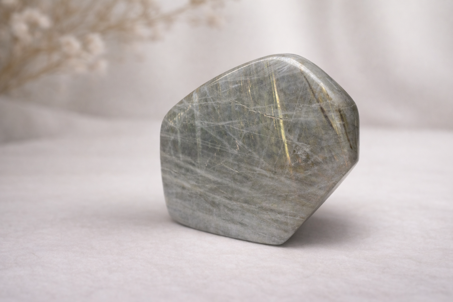 Paarse Labradoriet – 525 gram | 8 × 10 cm